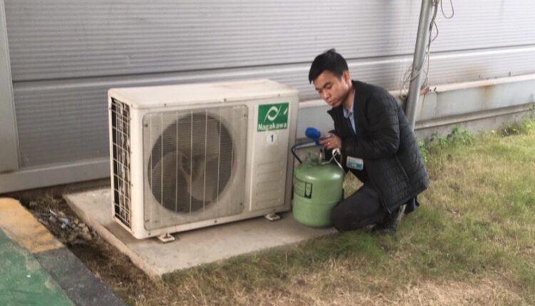 Nhân viên sửa điều hoà nagakawa tại bắc ninh