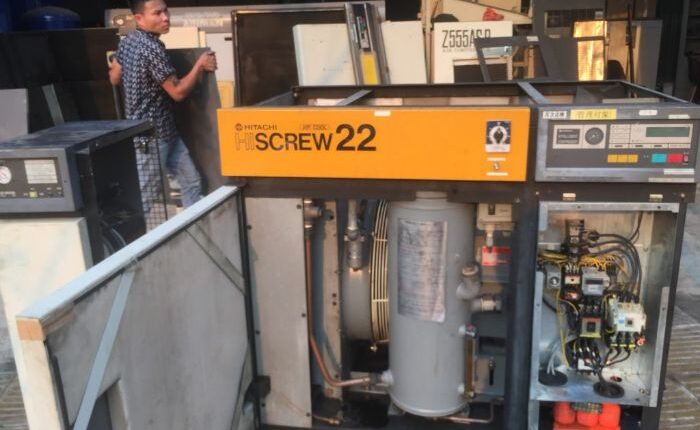 Khi bảo dưỡng xong, bạn hãy bật điện nguồn cho máy nén khí, mở van cấp vào hệ thống khí nén chung